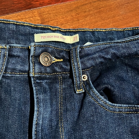 Levi’s - Picture 4 of 5